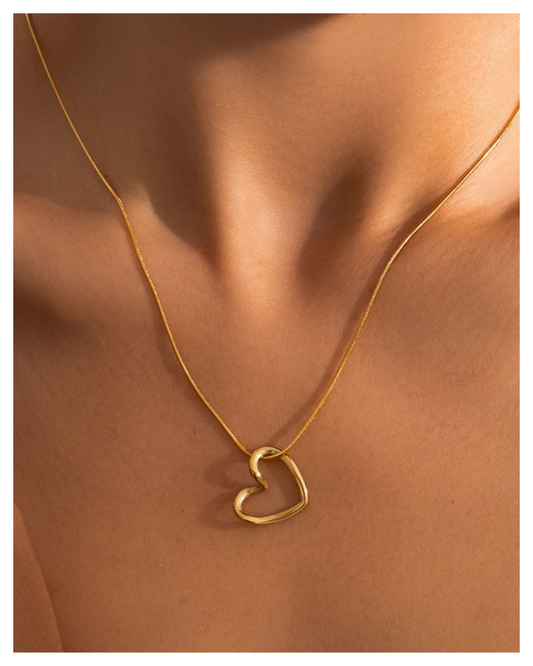Holly Necklace